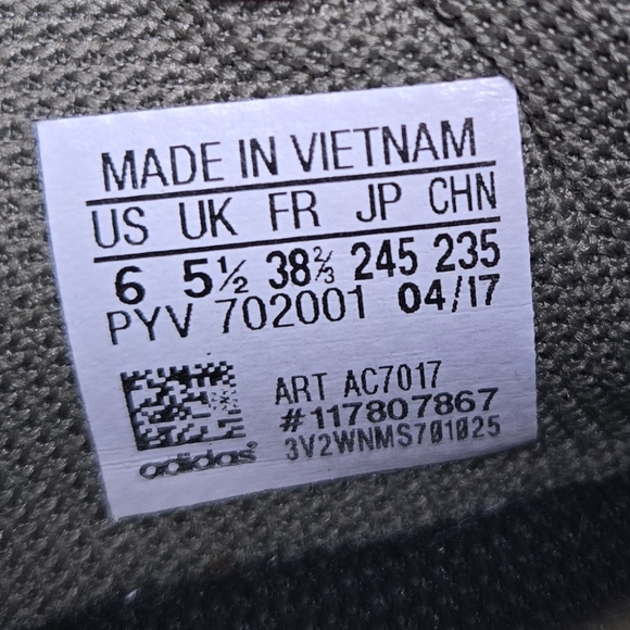 Adidas Army Green Knit Sneakers - Boys 6 or Womens 7.5 - Picture 11 of 11